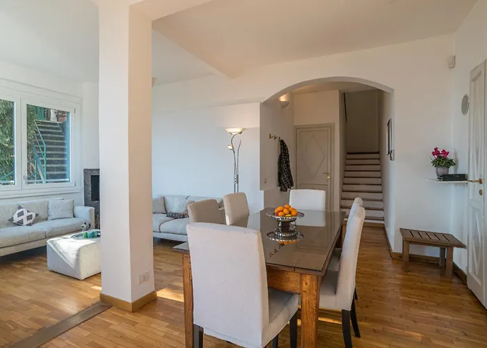 Vakantiehuis Casa Bambu - Splendida Vista E Posto Auto Laglio